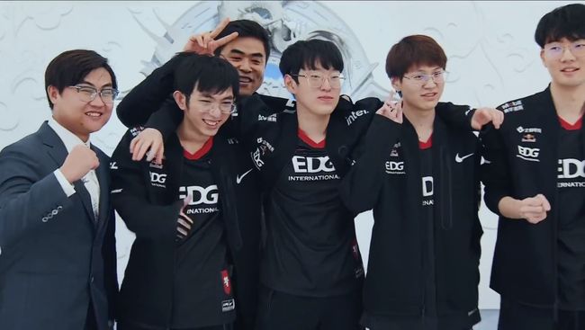 收入取决于 收入取决于